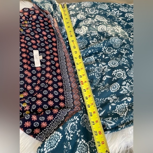 Loft - Patterned Blouse - Size medium - Picture 3 of 8